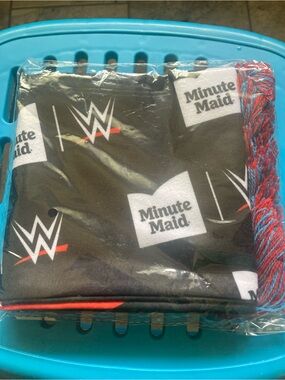 Minute Maid WWE LOGO Scarf
